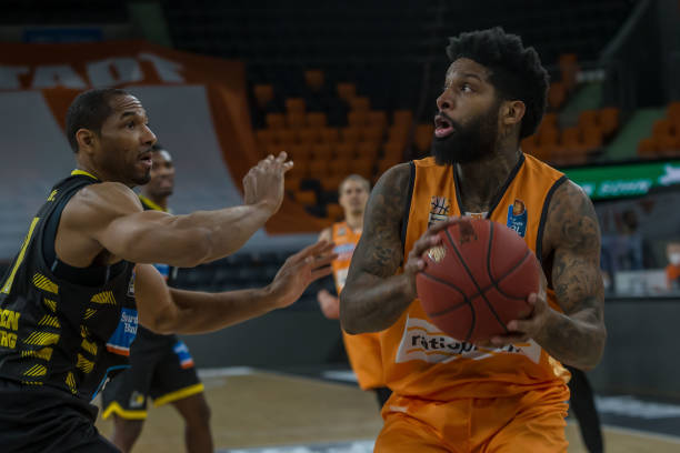 攻展现了沉 攻展现了沉