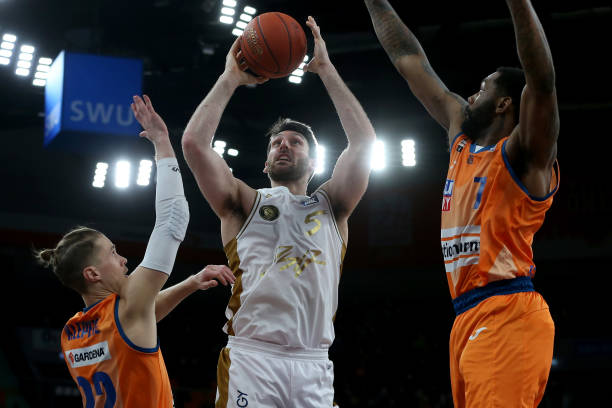 队提供更多 队提供更多